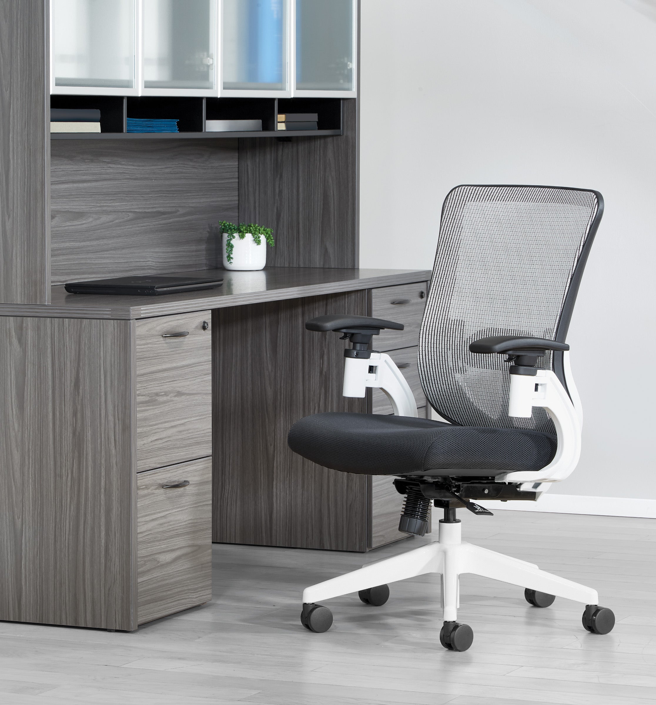 Vertical Mesh Back Managers Chair